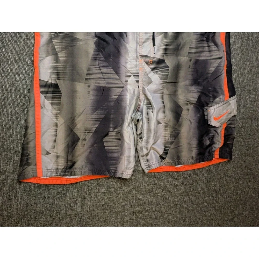 Nike Board Shorts Abstract Mesh lined Gray Striped Outdoor Mens XL Trunks